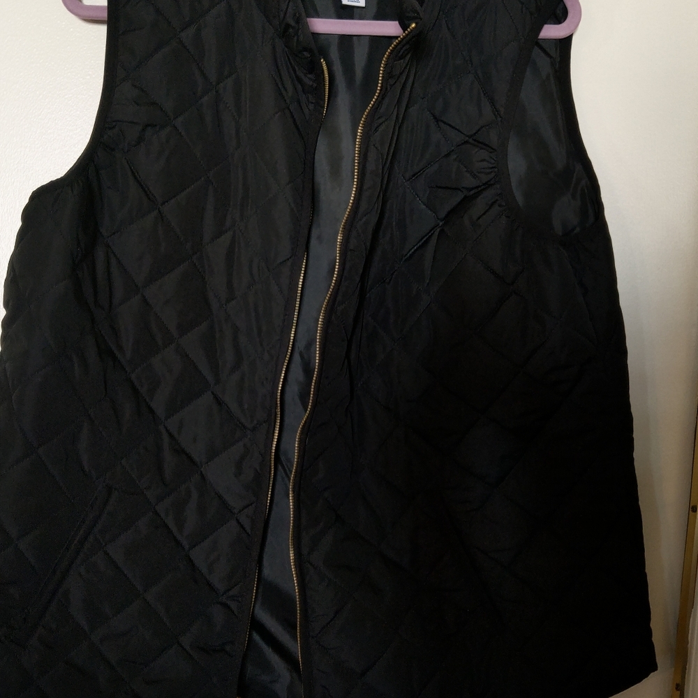 Old Navy Black quilted vest
